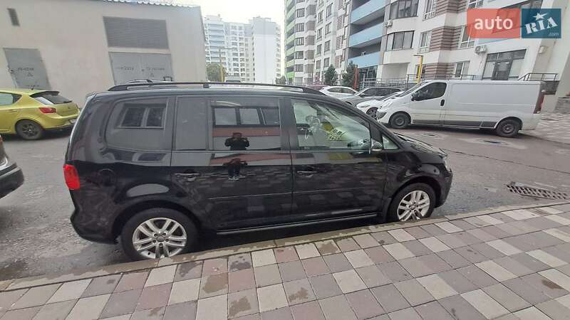 Минивэн Volkswagen Touran 2013 в Киеве