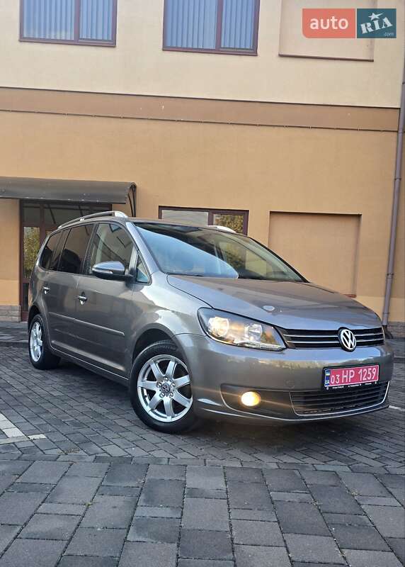 Мінівен Volkswagen Touran 2010 в Виноградові