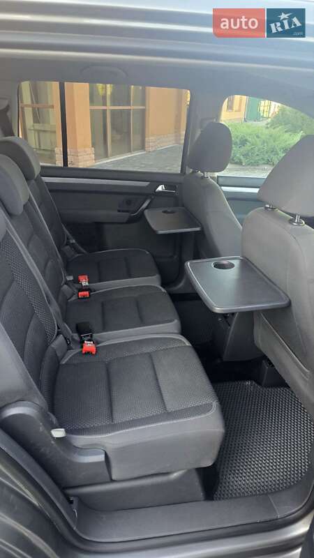 Мінівен Volkswagen Touran 2010 в Виноградові