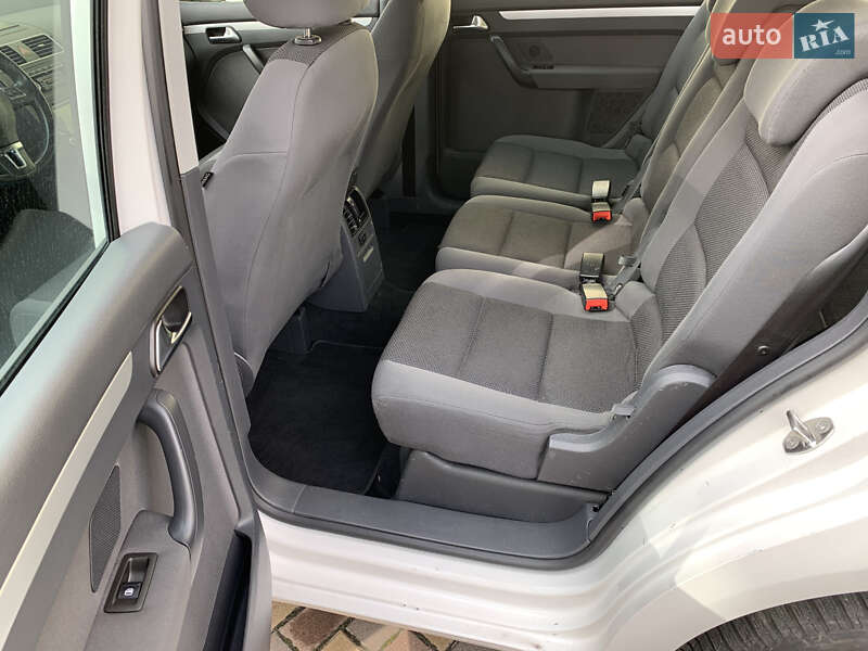 Минивэн Volkswagen Touran 2011 в Ровно фото 31 Минивэн Volkswagen Touran 2011 в Ровно