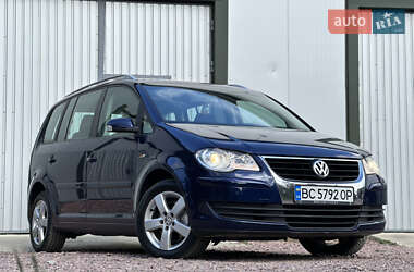 Минивэн Volkswagen Touran 2006 в Дрогобыче