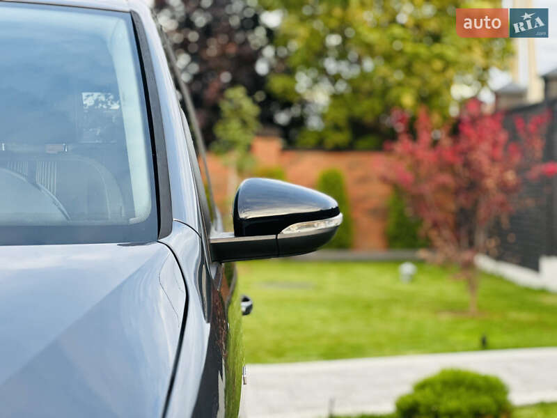 Мінівен Volkswagen Touran 2012 в Луцьку фото 18 Мінівен Volkswagen Touran 2012 в Луцьку