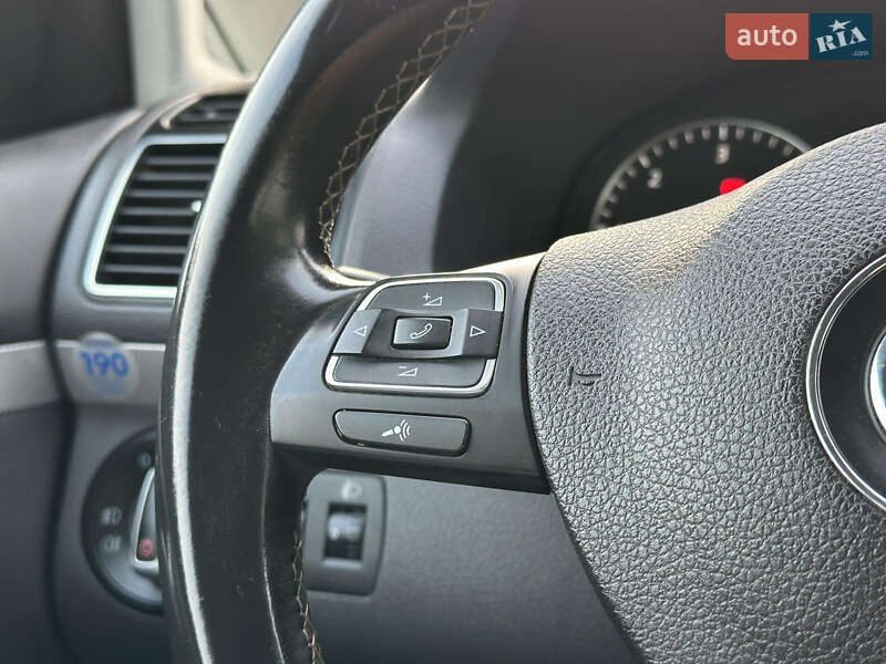 Мінівен Volkswagen Touran 2012 в Луцьку фото 36 Мінівен Volkswagen Touran 2012 в Луцьку