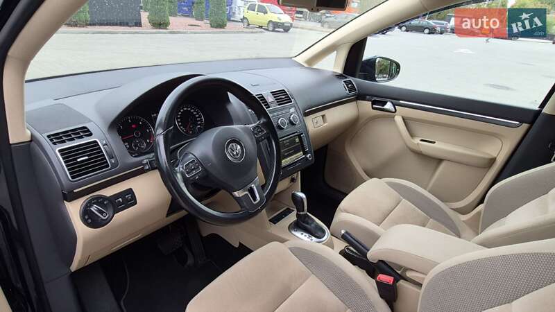 Мінівен Volkswagen Touran 2014 в Одесі