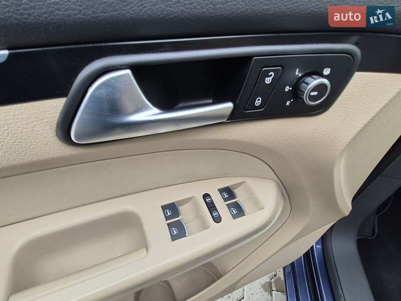 Мінівен Volkswagen Touran 2014 в Одесі