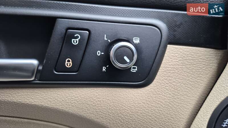 Мінівен Volkswagen Touran 2014 в Одесі