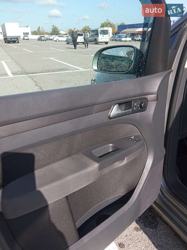 Мінівен Volkswagen Touran 2008 в Львові