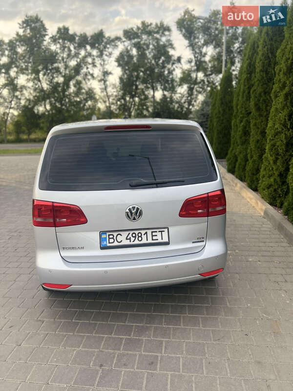 Минивэн Volkswagen Touran 2011 в Самборе