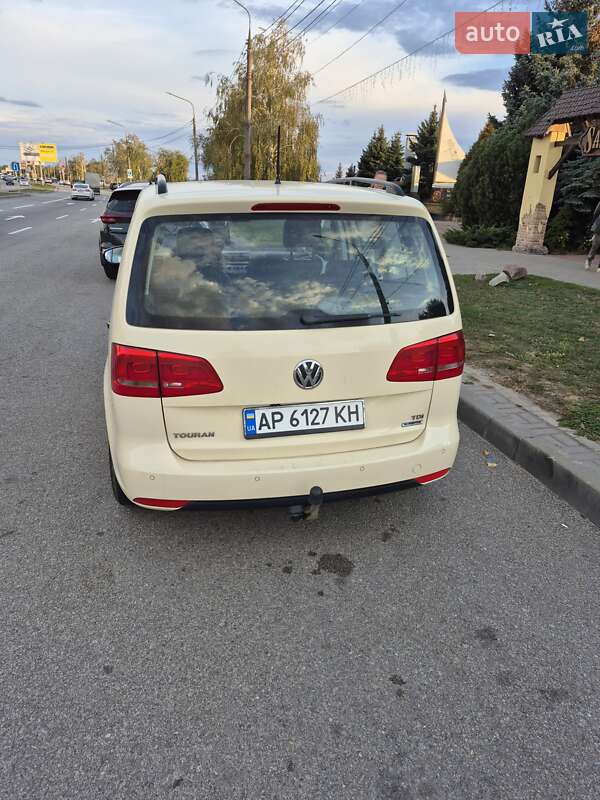Минивэн Volkswagen Touran 2014 в Запорожье