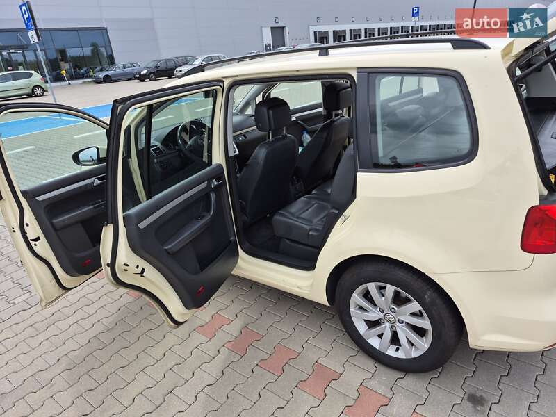 Минивэн Volkswagen Touran 2014 в Запорожье