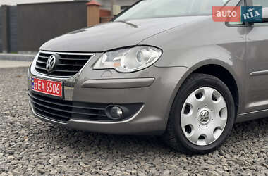 Минивэн Volkswagen Touran 2007 в 
