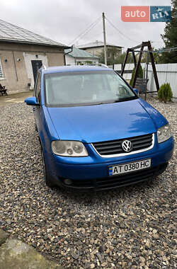 Минивэн Volkswagen Touran 2005 в Тысменице