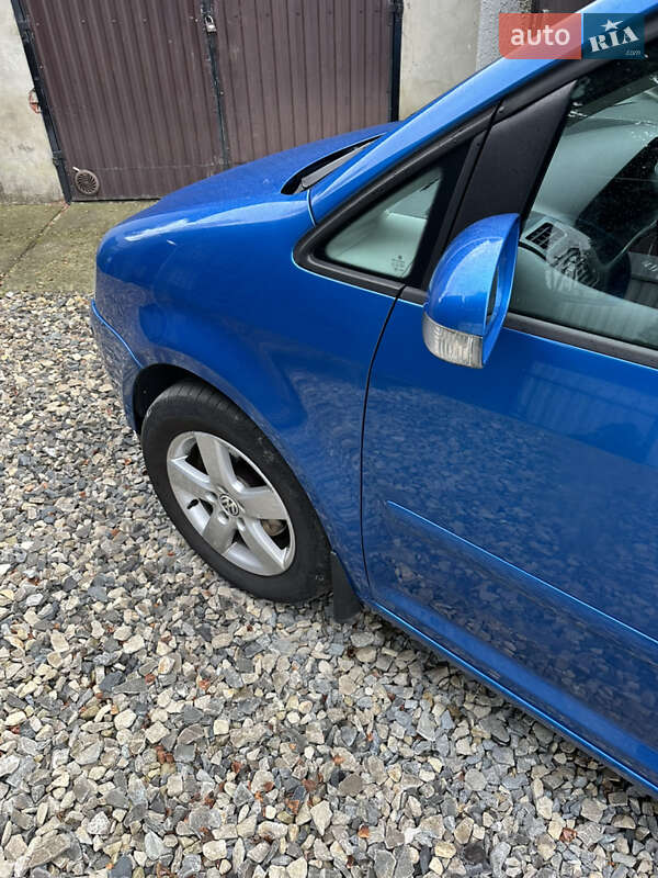 Минивэн Volkswagen Touran 2005 в Тысменице