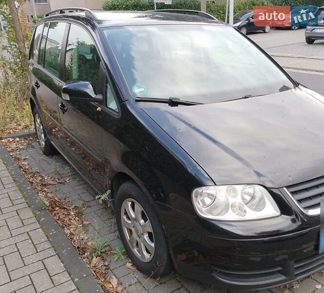 Мінівен Volkswagen Touran 2006 в Луцьку