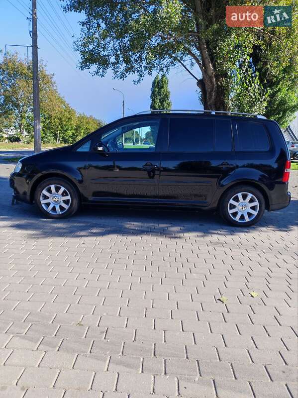 Мінівен Volkswagen Touran 2004 в Кам'янець-Подільському