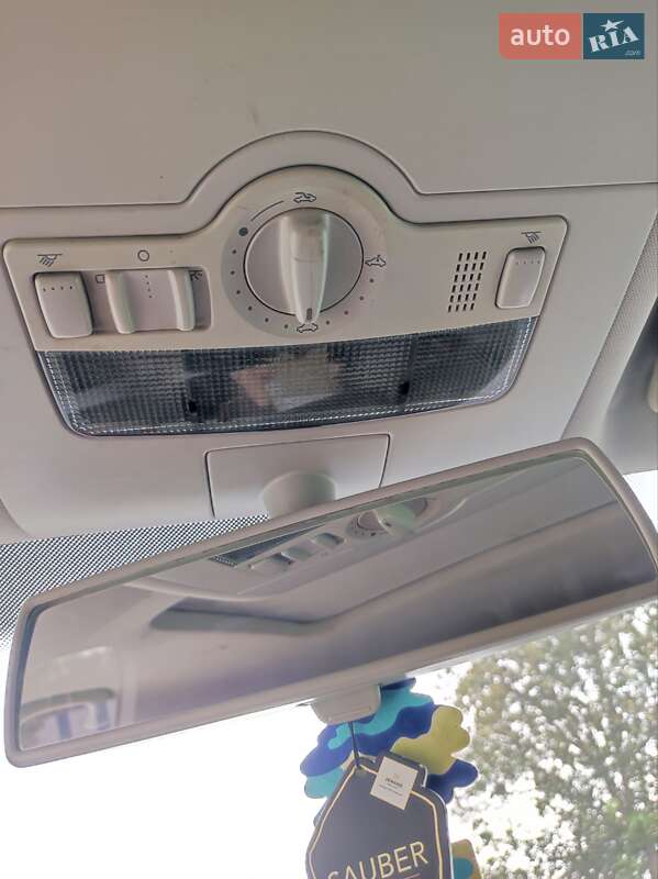 Мінівен Volkswagen Touran 2004 в Кам'янець-Подільському