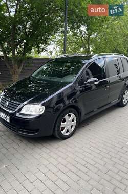 Минивэн Volkswagen Touran 2006 в Белогородке