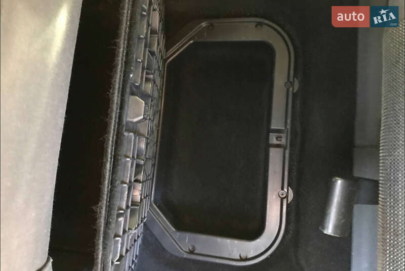 Минивэн Volkswagen Touran 2007 в Ковеле