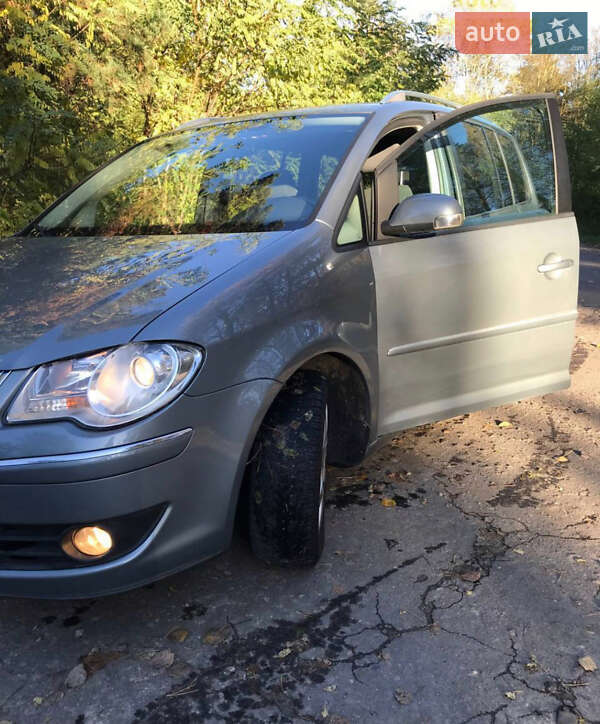 Минивэн Volkswagen Touran 2007 в Ковеле
