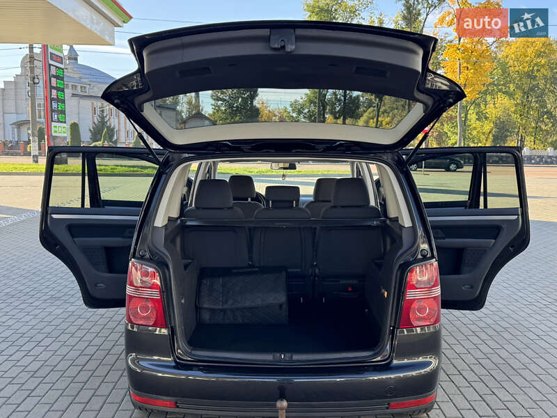 Минивэн Volkswagen Touran 2008 в Киеве фото 17 Минивэн Volkswagen Touran 2008 в Киеве