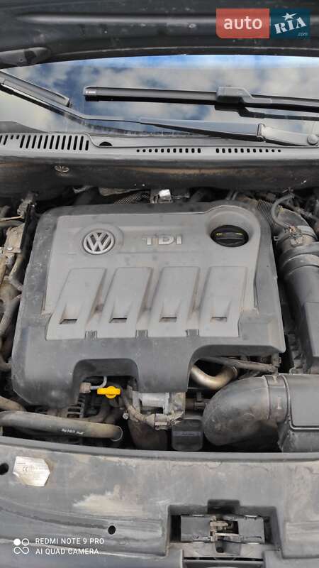 Минивэн Volkswagen Touran 2014 в Тальном