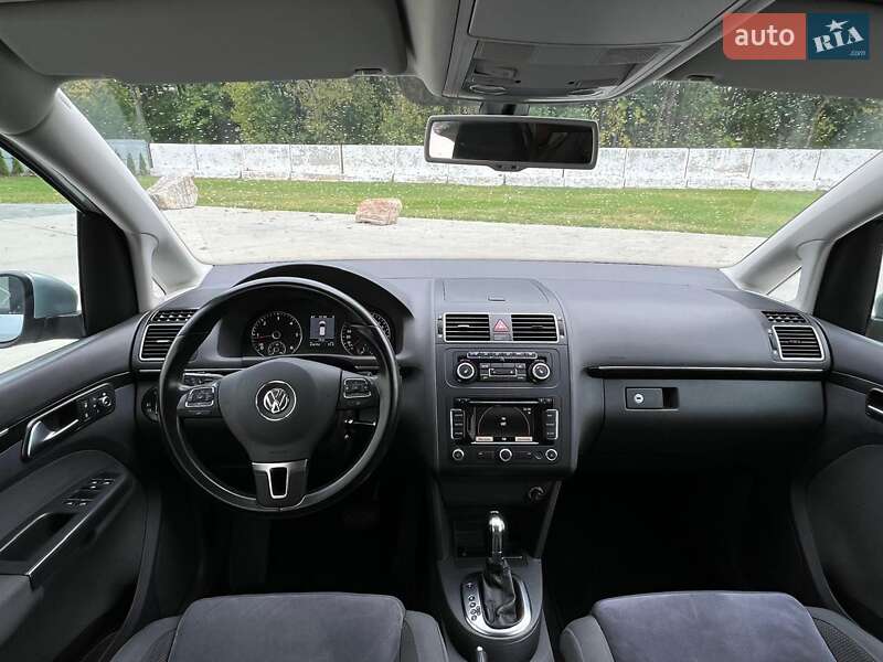 Минивэн Volkswagen Touran 2011 в Киеве