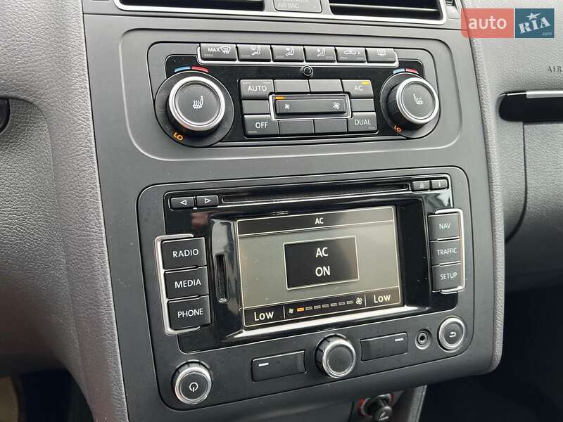 Минивэн Volkswagen Touran 2011 в Киеве