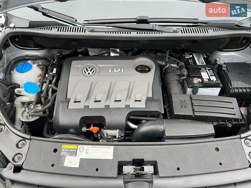 Минивэн Volkswagen Touran 2011 в Киеве