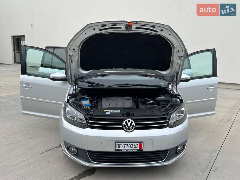 Минивэн Volkswagen Touran 2011 в Киеве