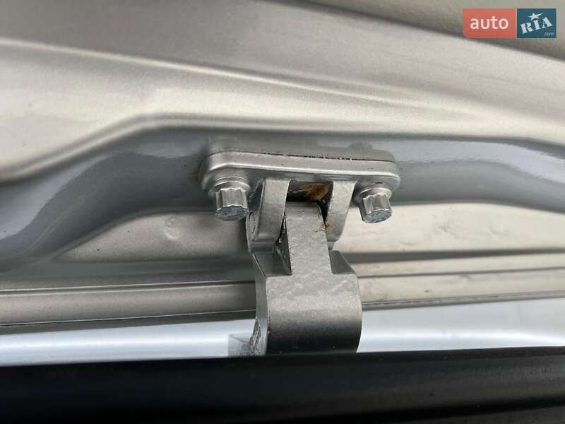 Минивэн Volkswagen Touran 2011 в Киеве