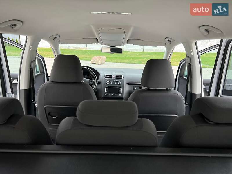 Минивэн Volkswagen Touran 2011 в Киеве