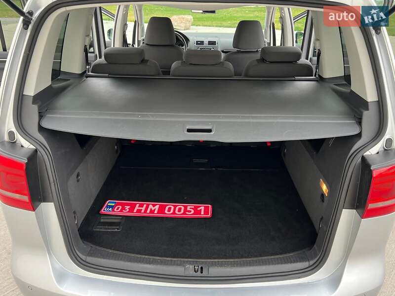 Минивэн Volkswagen Touran 2011 в Киеве