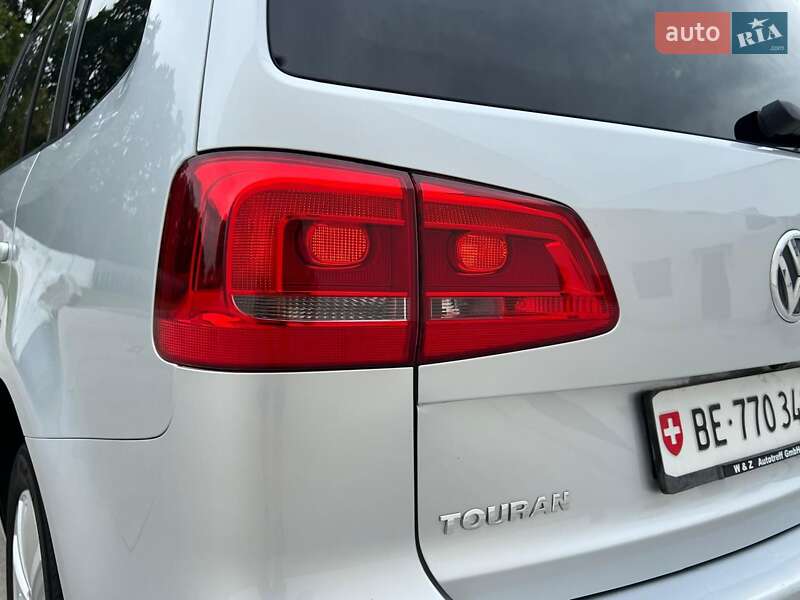 Минивэн Volkswagen Touran 2011 в Киеве