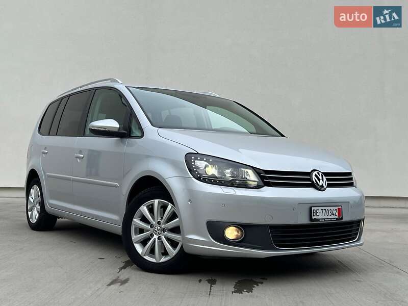 Минивэн Volkswagen Touran 2011 в Киеве