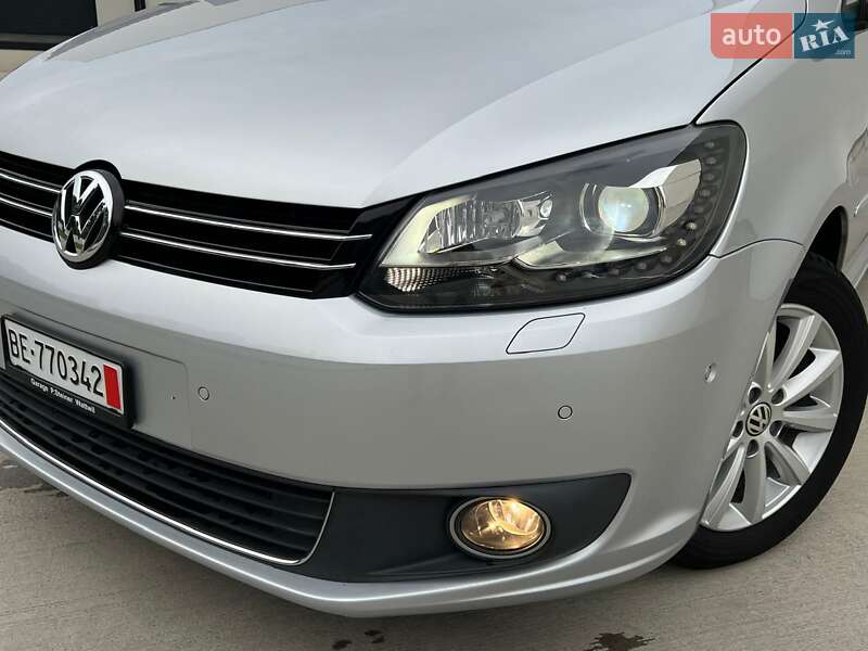Минивэн Volkswagen Touran 2011 в Киеве