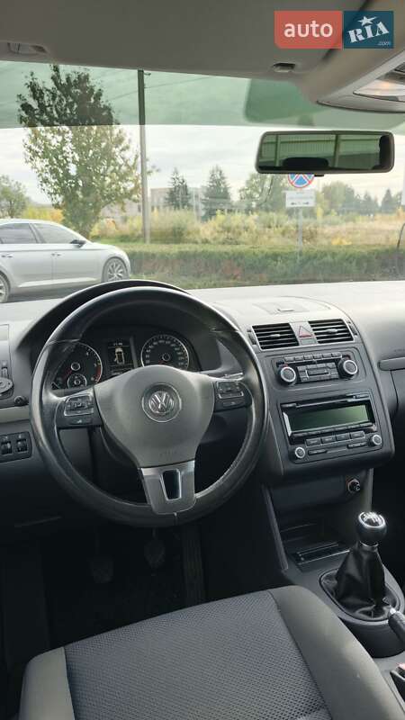 Мінівен Volkswagen Touran 2012 в Виноградові