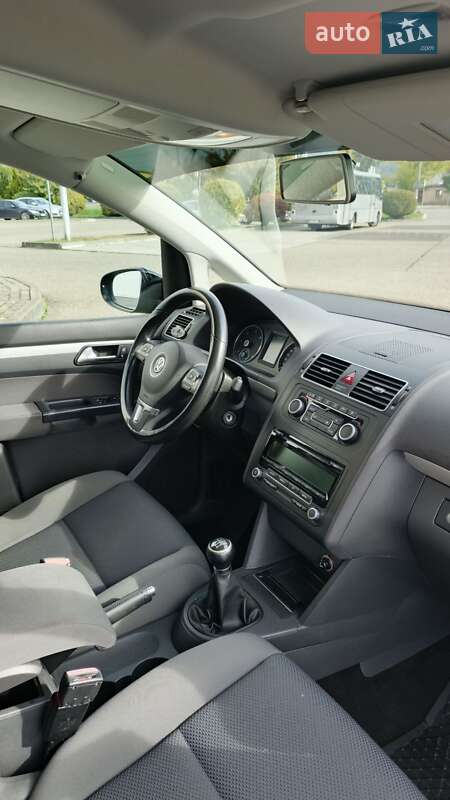 Мінівен Volkswagen Touran 2012 в Виноградові