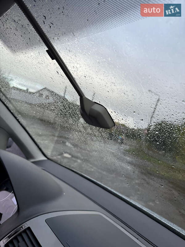 Минивэн Volkswagen Touran 2007 в Дубно