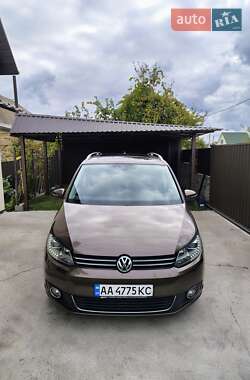Минивэн Volkswagen Touran 2011 в Белогородке