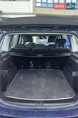 Микровэн Volkswagen Touran 2016 в 