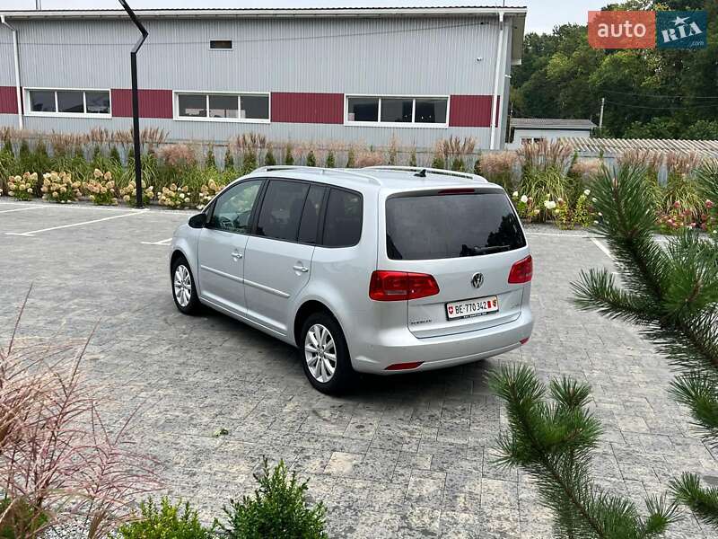 Минивэн Volkswagen Touran 2011 в Киеве