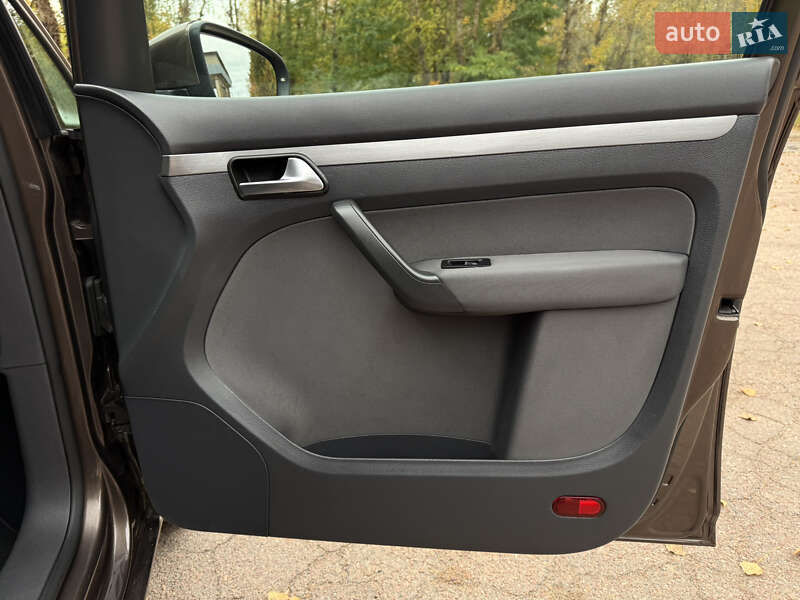 Минивэн Volkswagen Touran 2012 в Бердичеве