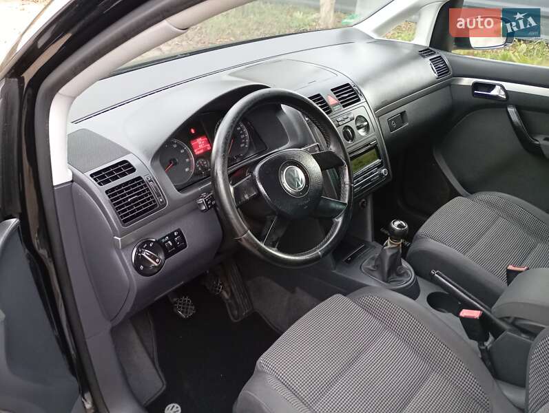 Мінівен Volkswagen Touran 2005 в Тернополі