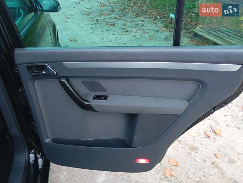 Мінівен Volkswagen Touran 2005 в Тернополі