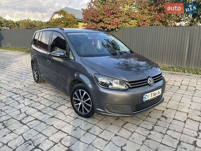 Мінівен Volkswagen Touran 2011 в Стрию