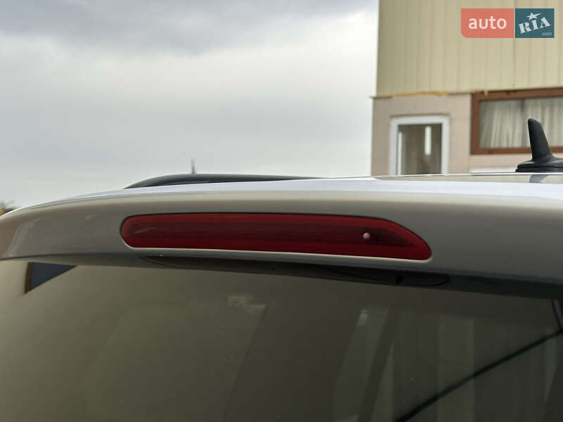 Минивэн Volkswagen Touran 2013 в Дрогобыче