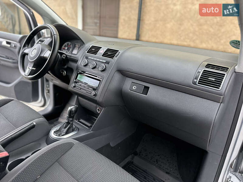Минивэн Volkswagen Touran 2013 в Дрогобыче