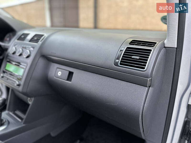 Минивэн Volkswagen Touran 2013 в Дрогобыче