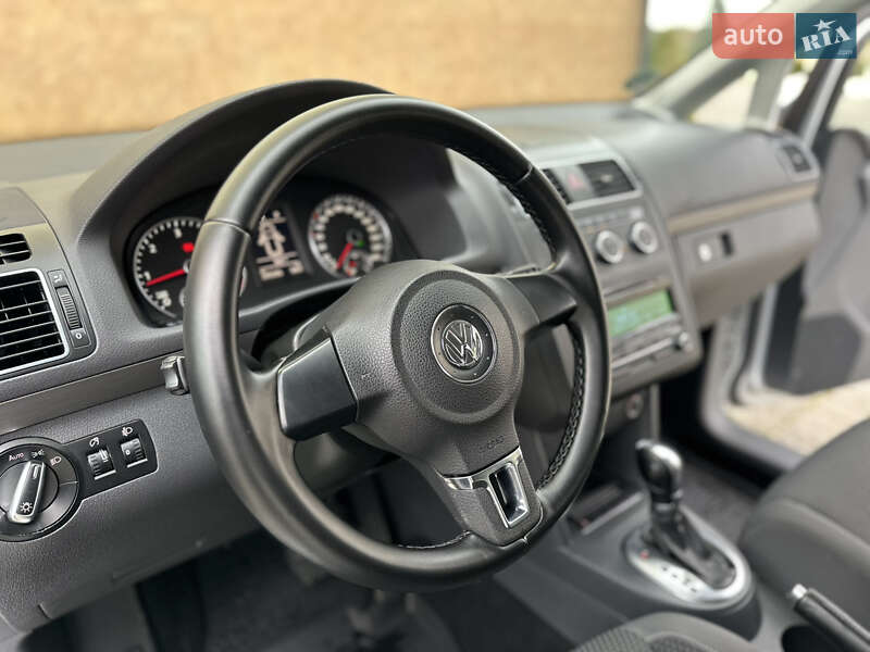 Минивэн Volkswagen Touran 2013 в Дрогобыче