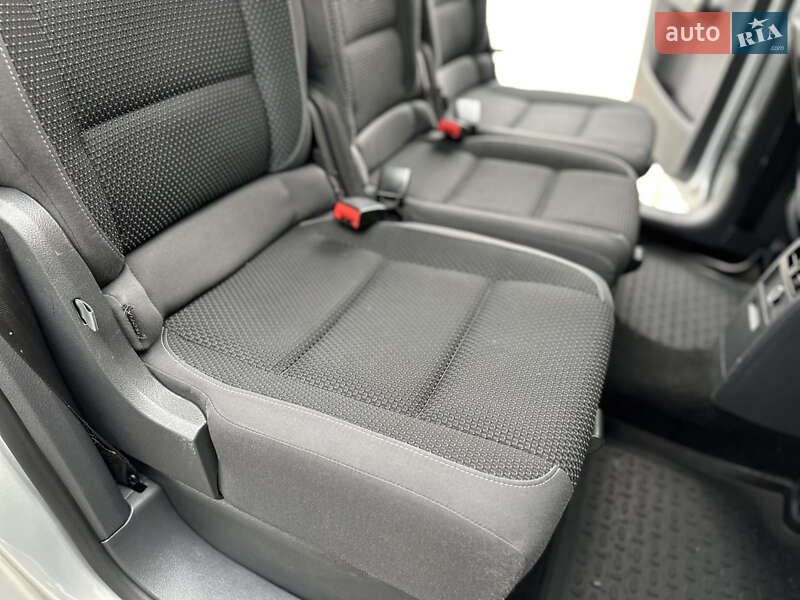 Минивэн Volkswagen Touran 2013 в Дрогобыче